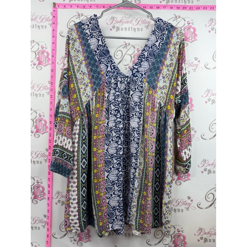 En Creme dress paisley soft floral flowy Navy and Pink Boho V-Neck Tunic